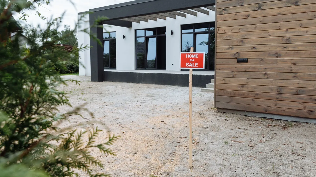 midjourney for real estate — modern house listing exterior